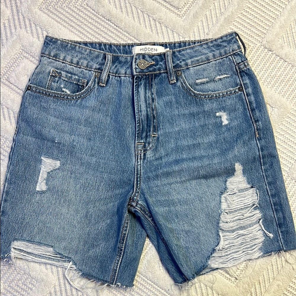 HIDDEN - Marlin Jean Short